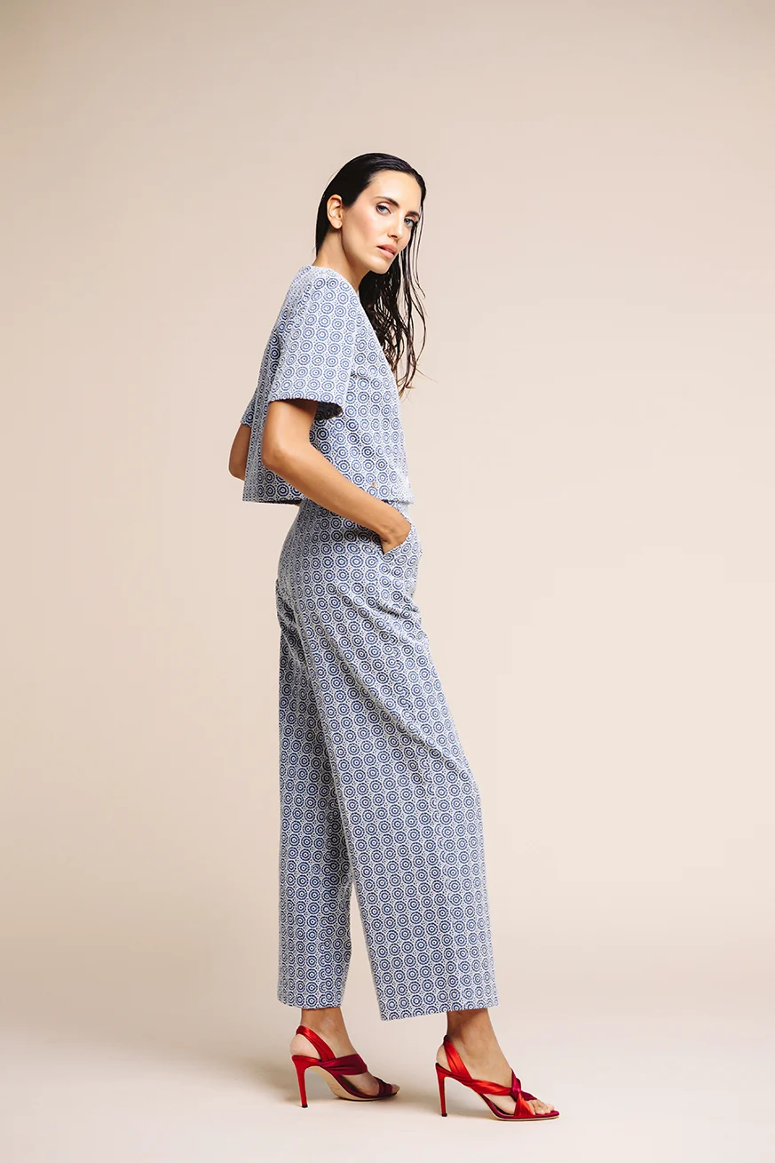 CONJUNTO-LINO-BORDADO-AZUL-LARGO-2.webp (1)