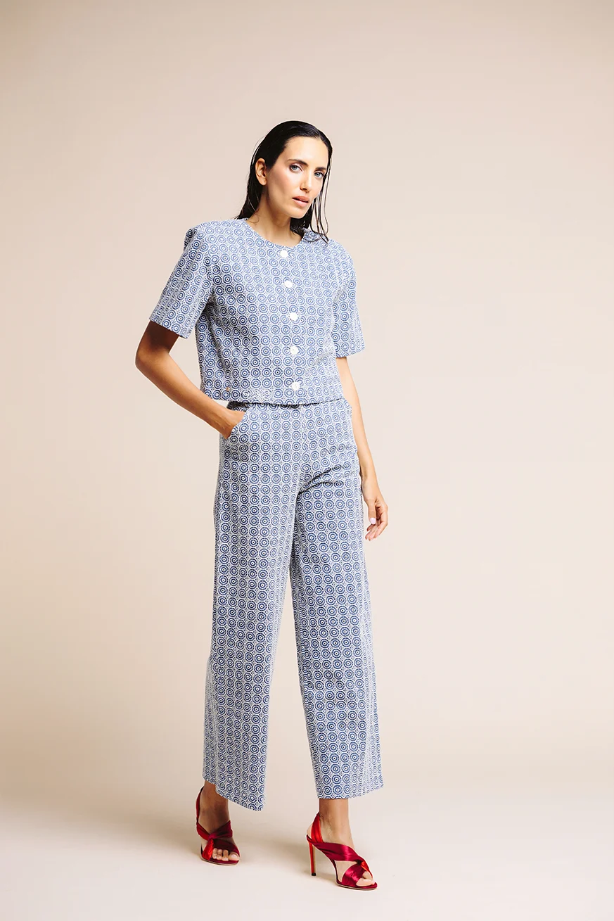 CONJUNTO-LINO-BORDADO-AZUL-LARGO-3