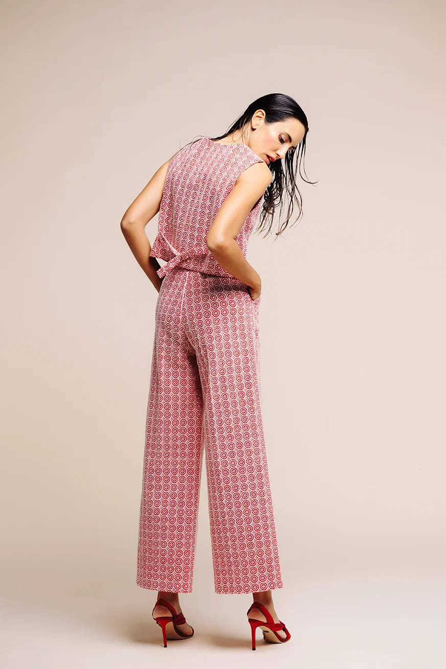 CONJUNTO-LINO-BORDADO-ROJO-LARGO-2