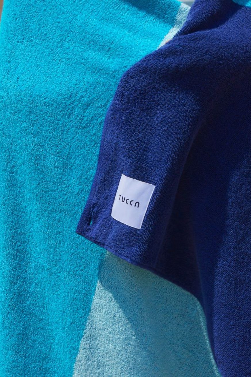 Detalle-Toalla-Tucca-Swell-azul