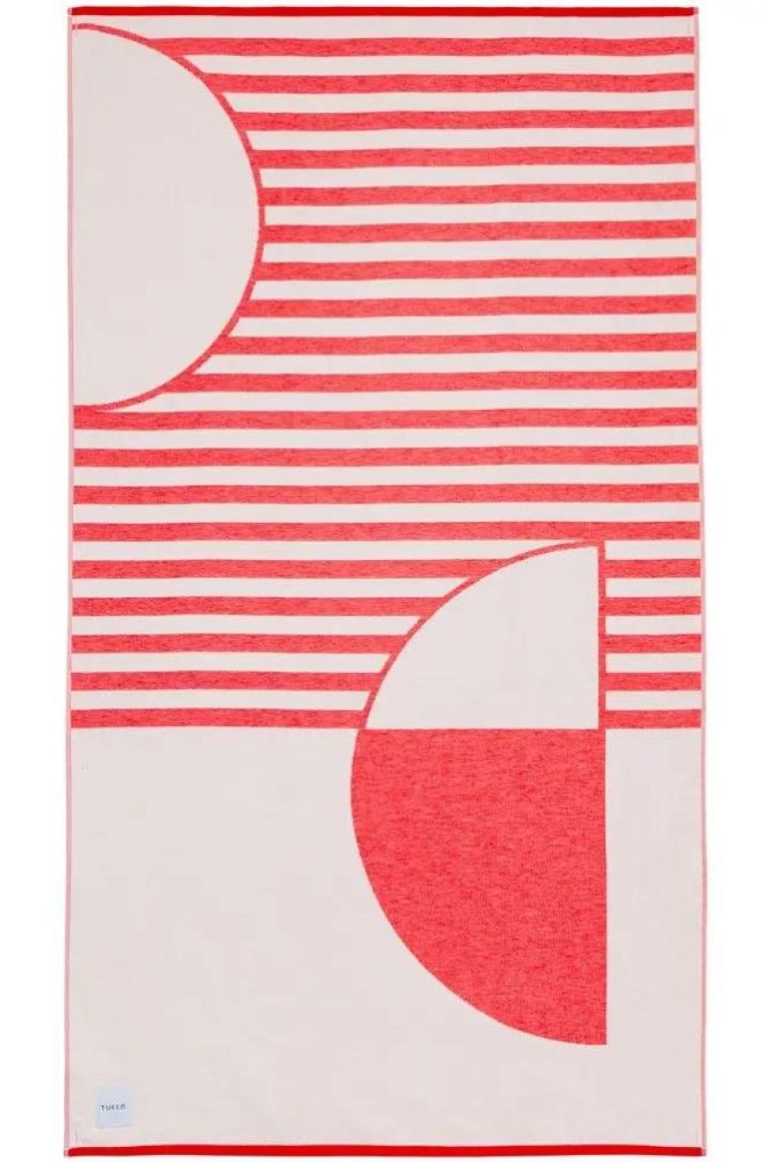 Toalla-Tucca-Crassa-roja-estirada-1