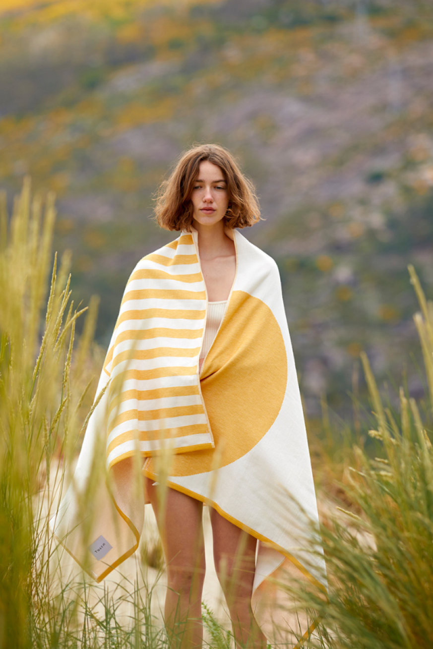 Toalla-Tucca-Danai-amarilla-Elena-Morales