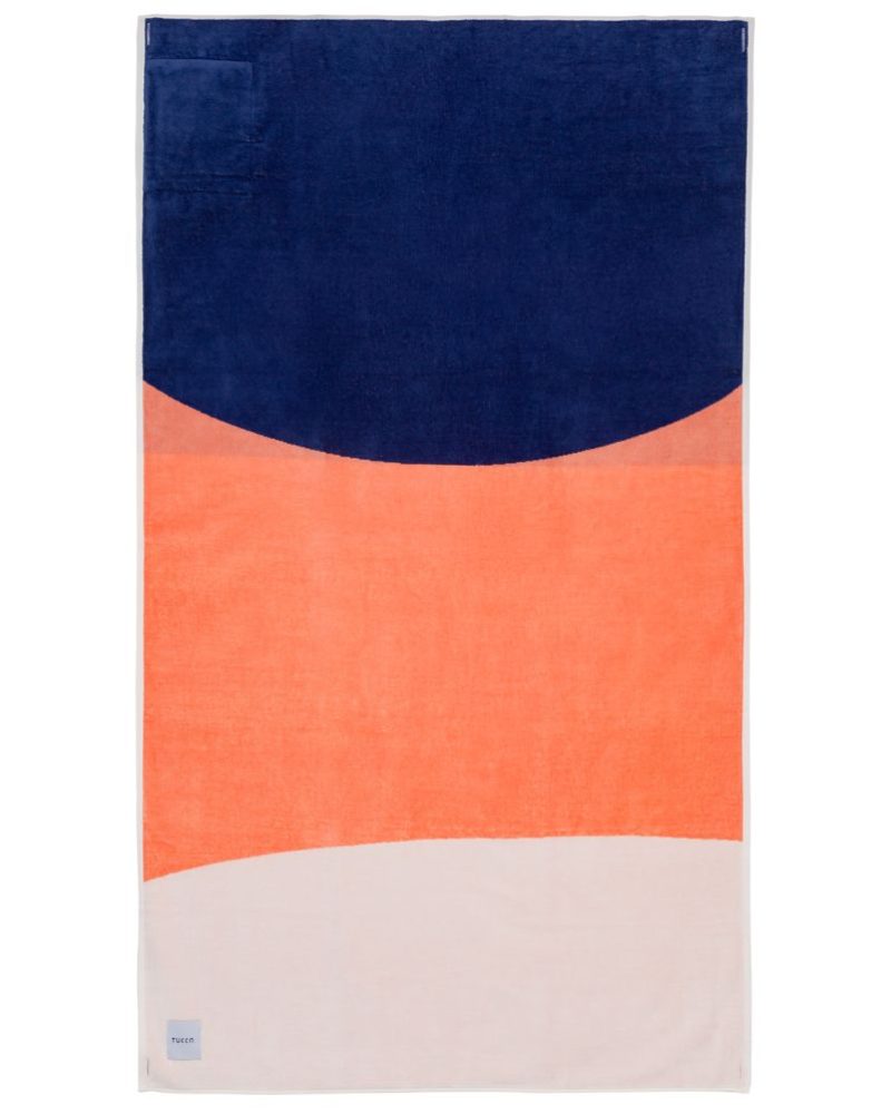 Toalla Tucca Konoh rosa y azul estirada