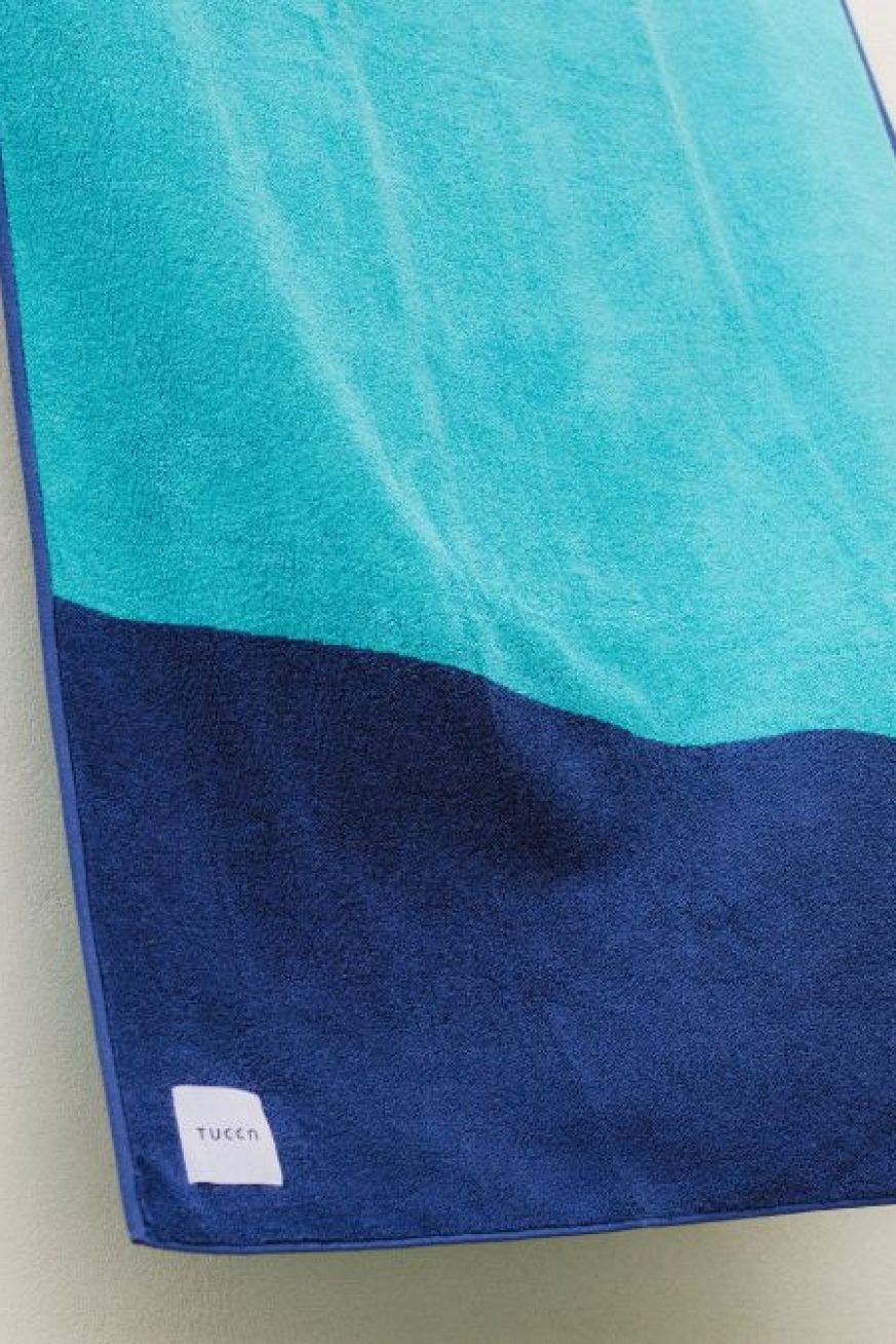 Toalla-Tucca-Swell-azul-mar-y-turquesa