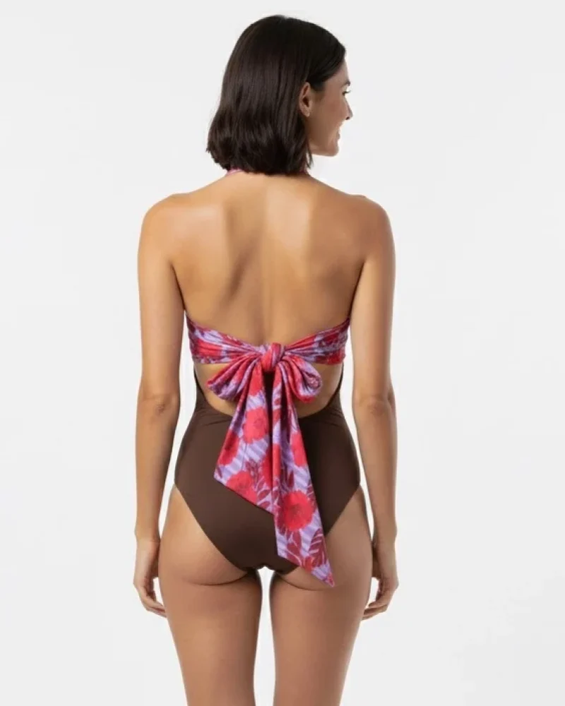 Bañador Moka de Elena Morales, vista espalda.