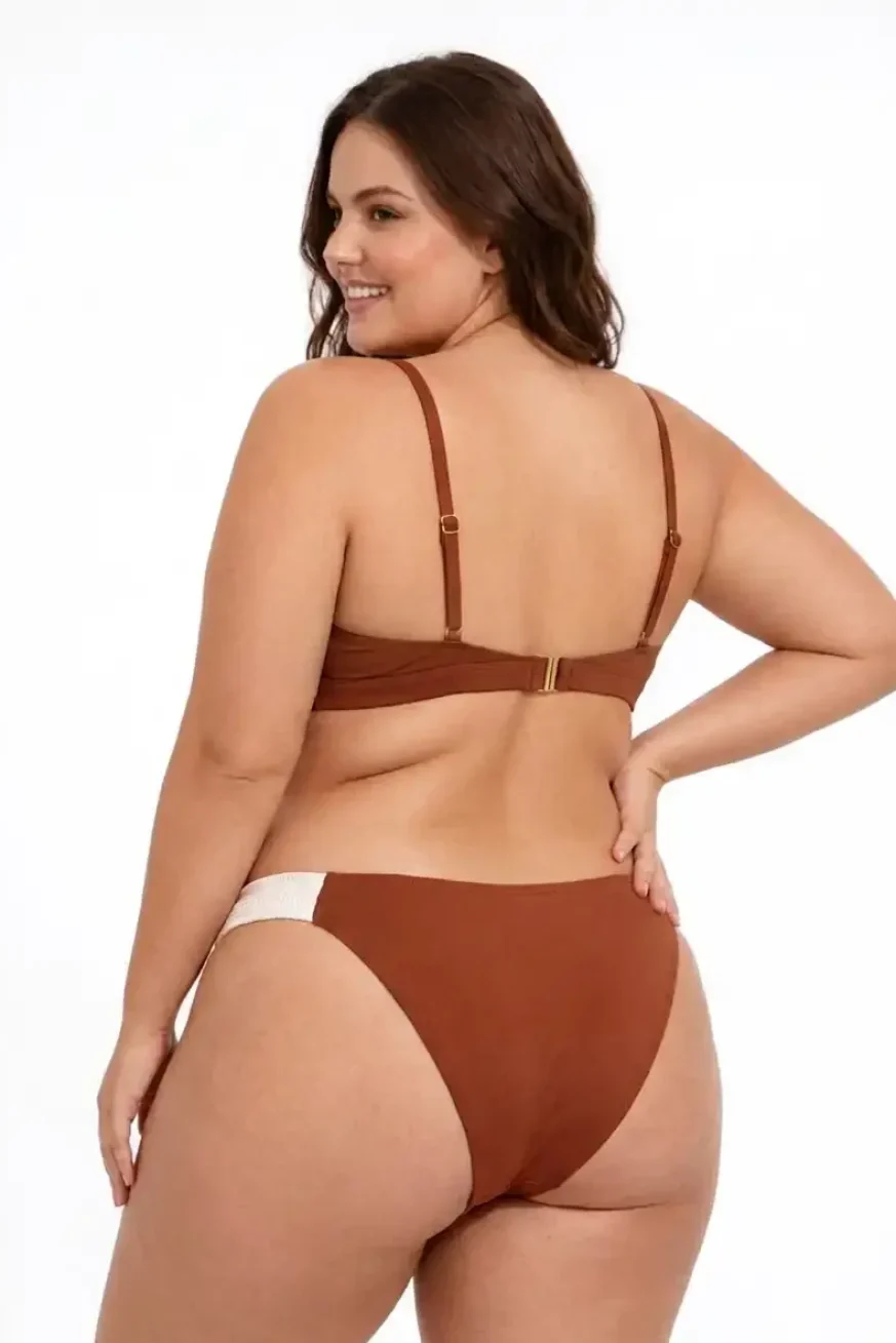 Bikini Fru Fru de Elena Morales, vista detalle.